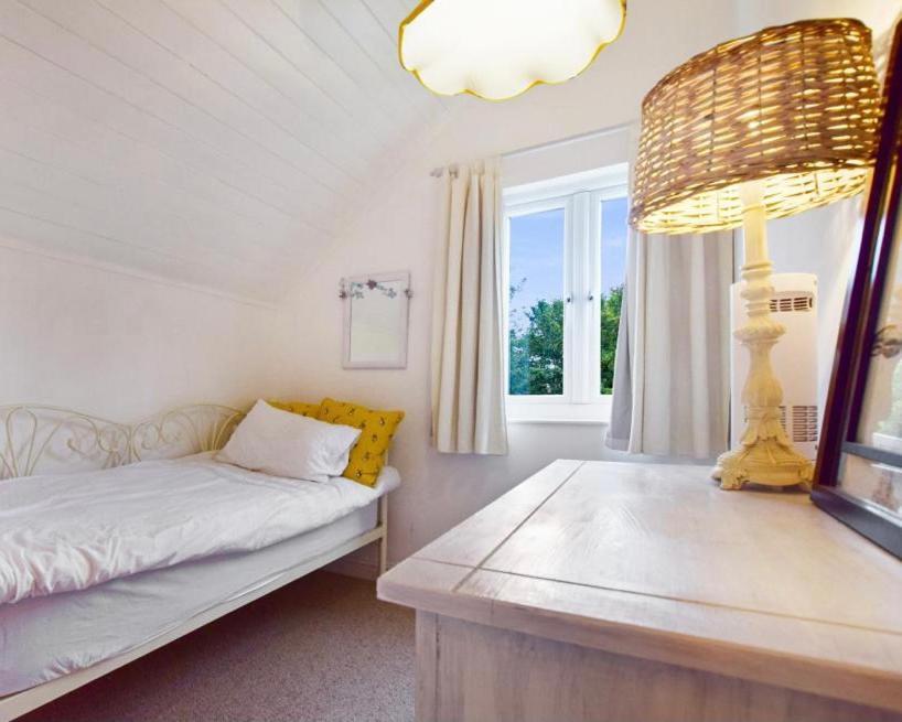 Luxury Lodge In The Heart Of The Cotswolds Cirencester Exterior foto